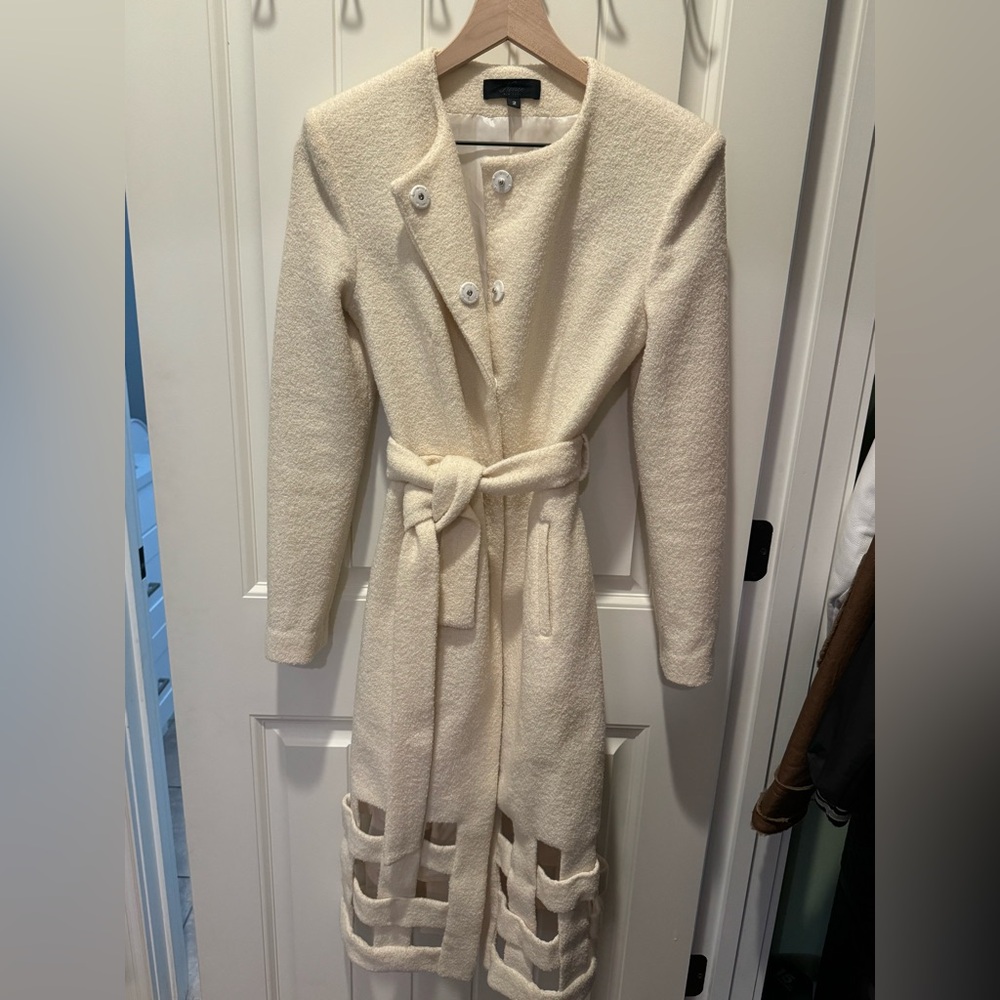 Nonoo New York women’s cream coat